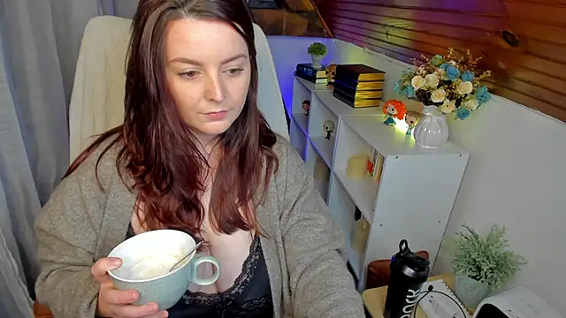 Snapshot of ErinMarshall chatting on 02/12/25, 04:00 ErinMarshall online show from 02/12/25, 04:00