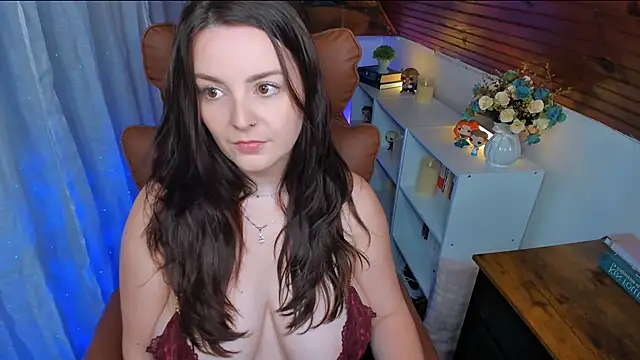 Snapshot of ErinMarshall chatting on 09/17/25, 02:19 ErinMarshall online show from 09/17/25, 02:19