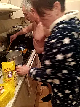  lady red  online show from 01/10/25, 03:06