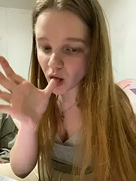Snapshot of -MimmiLissa- chatting on 12/10/24, 09:43 -MimmiLissa- online show from 12/10/24, 09:43