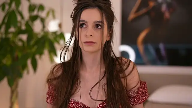 Snapshot of DoviaClaire chatting on 11/15/25, 07:27 DoviaClaire online show from 11/15/25, 07:27