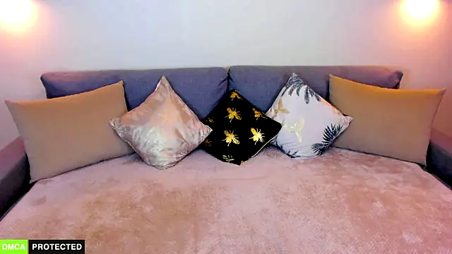 Snapshot of TheWoman__ chatting on 12/02/24, 06:10 TheWoman online show from 12/02/24, 06:10