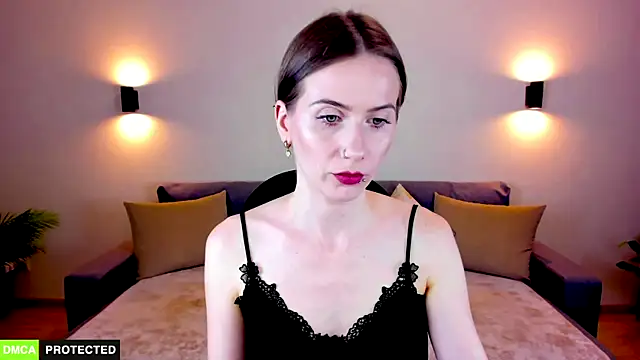 Snapshot of TheWoman__ chatting on 09/19/25, 01:45 TheWoman online show from 09/19/25, 01:45