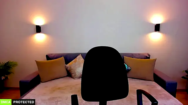 Snapshot of TheWoman__ chatting on 09/20/25, 10:38 TheWoman online show from 09/20/25, 10:38