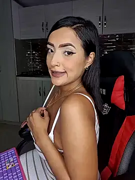 Snapshot of Shantal_Lovee chatting on 12/22/24, 12:07 Shantal Lovee online show from 12/22/24, 12:07