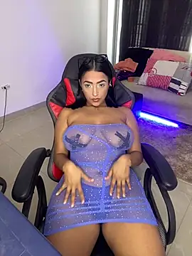 Snapshot of Shantal_Lovee chatting on 01/13/25, 03:58 Shantal Lovee online show from 01/13/25, 03:58