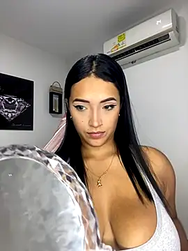 Snapshot of Shantal_Lovee chatting on 09/16/25, 12:22 Shantal Lovee online show from 09/16/25, 12:22