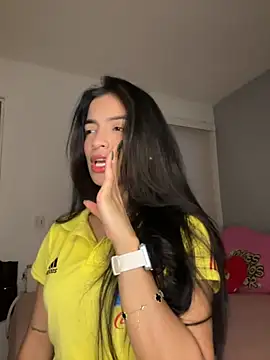 Snapshot of Sammy_pink chatting on 11/18/25, 10:36 Sammy pink online show from 11/18/25, 10:36