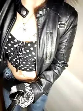 Snapshot of Babii_Nova chatting on 12/13/24, 05:38 Babii Nova online show from 12/13/24, 05:38