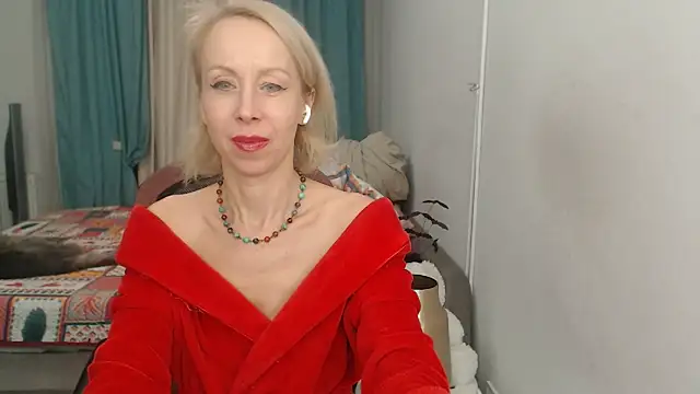 LuxuryNika online show from 10/30/25, 03:57