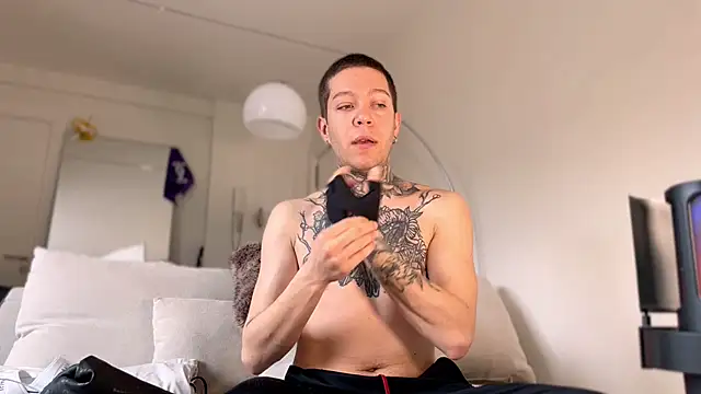 Snapshot of Harry_Jen chatting on 03/09/25, 08:40 Harry Jen online show from 03/09/25, 08:40