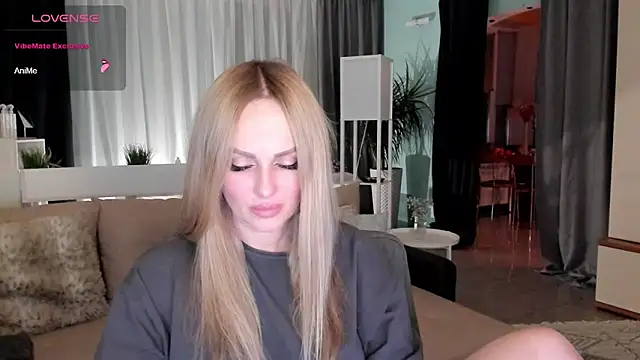 Snapshot of Libby_Nora chatting on 12/11/24, 03:58 Libby Nora online show from 12/11/24, 03:58