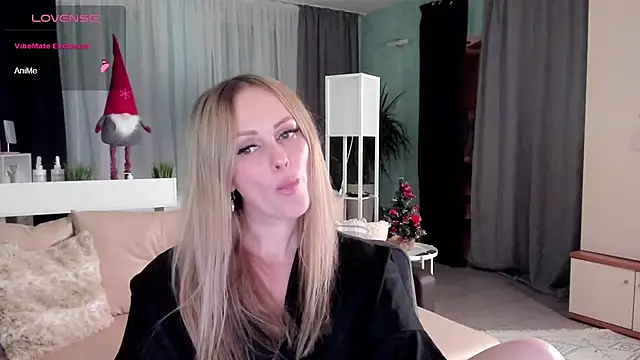 Snapshot of Libby_Nora chatting on 12/28/24, 01:38 Libby Nora online show from 12/28/24, 01:38
