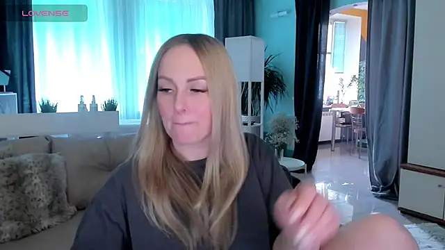 Snapshot of Libby_Nora chatting on 01/26/25, 10:12 Libby Nora online show from 01/26/25, 10:12