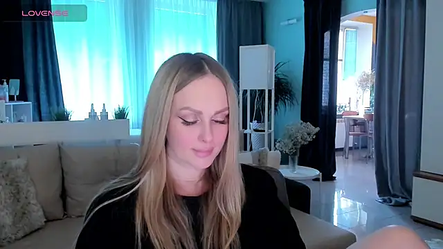 Snapshot of Libby_Nora chatting on 02/15/25, 12:33 Libby Nora online show from 02/15/25, 12:33