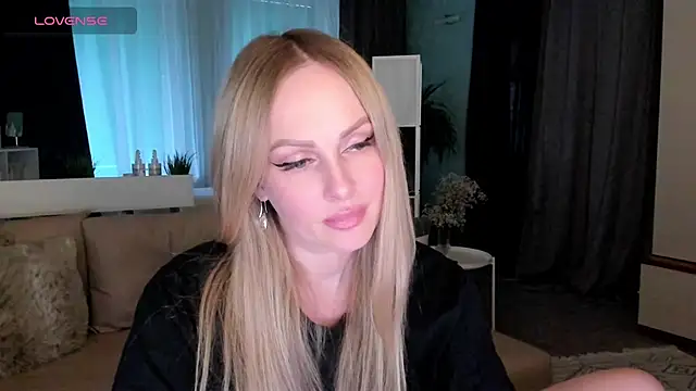 Snapshot of Libby_Nora chatting on 02/24/25, 03:09 Libby Nora online show from 02/24/25, 03:09