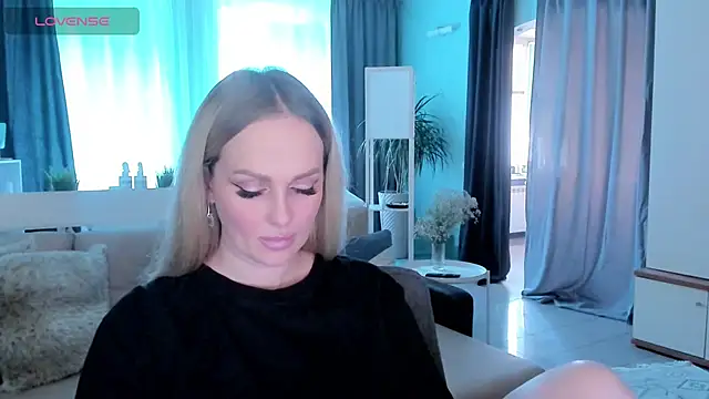 Snapshot of Libby_Nora chatting on 02/26/25, 10:47 Libby Nora online show from 02/26/25, 10:47