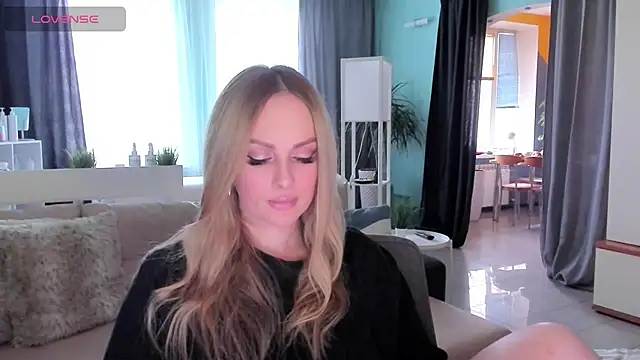 Snapshot of Libby_Nora chatting on 03/12/25, 09:02 Libby Nora online show from 03/12/25, 09:02