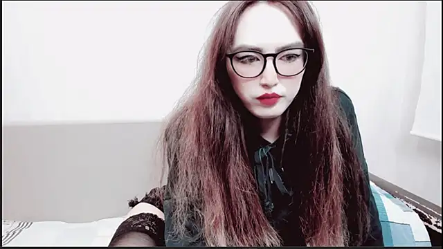 Snapshot of MinniMaksy chatting on 02/22/25, 05:02 MinniMaksy online show from 02/22/25, 05:02