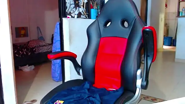 Snapshot of Lion_Grrr chatting on 10/01/25, 07:42 Lion Grrr online show from 10/01/25, 07:42