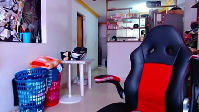 Snapshot of Lion_Grrr chatting on 11/09/25, 02:37 Lion Grrr online show from 11/09/25, 02:37