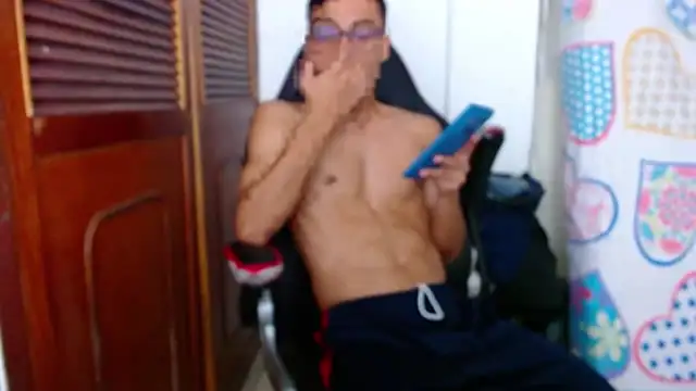 Snapshot of Lion_Grrr chatting on 11/17/25, 02:28 Lion Grrr online show from 11/17/25, 02:28