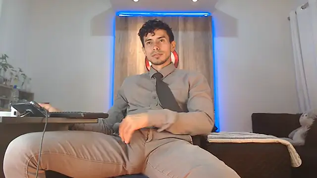 Andrew 4  online show from 10/27/25, 04:49