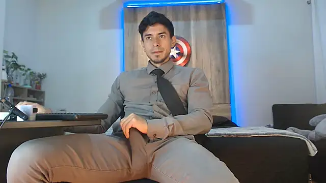 Andrew 4  online show from 11/18/25, 04:39