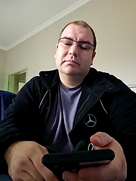 Snapshot of Andrew1900529 chatting on 12/16/24, 11:01 Andrew1900529 online show from 12/16/24, 11:01