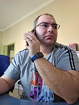 Snapshot of Andrew1900529 chatting on 02/07/25, 10:50 Andrew1900529 online show from 02/07/25, 10:50