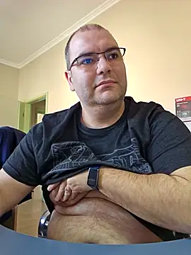 Snapshot of Andrew1900529 chatting on 02/25/25, 12:03 Andrew1900529 online show from 02/25/25, 12:03