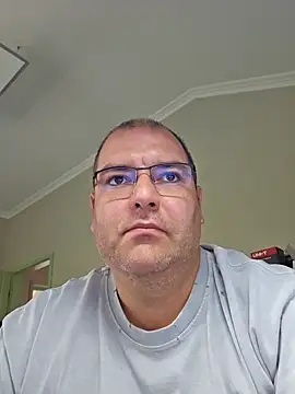 Snapshot of Andrew1900529 chatting on 09/19/25, 06:59 Andrew1900529 online show from 09/19/25, 06:59