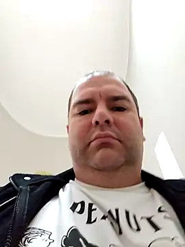 Andrew1900529 online show from 11/11/25, 10:15