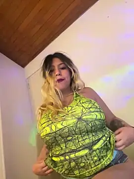 Snapshot of BA_BYY chatting on 12/28/24, 01:39 BA BYY online show from 12/28/24, 01:39