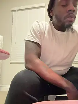 Snapshot of blue5455 chatting on 02/25/25, 04:35 blue5455 online show from 02/25/25, 04:35