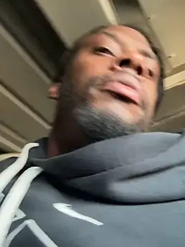 Snapshot of blue5455 chatting on 03/04/25, 07:43 blue5455 online show from 03/04/25, 07:43