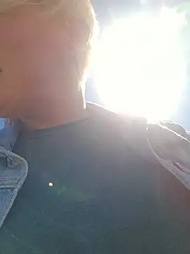 PinkTheHawk online show from 11/05/25, 03:17