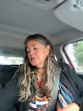 Snapshot of emma_tour chatting on 10/30/25, 03:46 emma tour online show from 10/30/25, 03:46