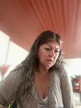 Snapshot of emma_tour chatting on 11/04/25, 04:50 emma tour online show from 11/04/25, 04:50