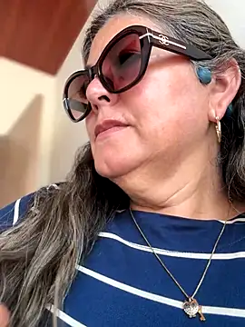 Snapshot of emma_tour chatting on 11/09/25, 09:35 emma tour online show from 11/09/25, 09:35