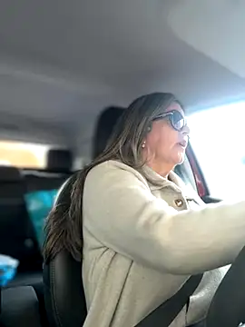 Snapshot of emma_tour chatting on 11/13/25, 04:39 emma tour online show from 11/13/25, 04:39