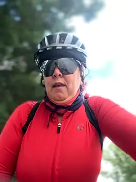 Snapshot of emma_tour chatting on 11/16/25, 04:23 emma tour online show from 11/16/25, 04:23