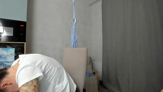 why again me online show from 10/13/25, 04:51