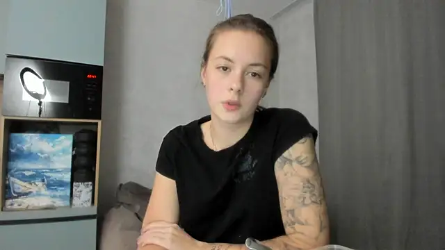 why again me online show from 10/29/25, 07:48