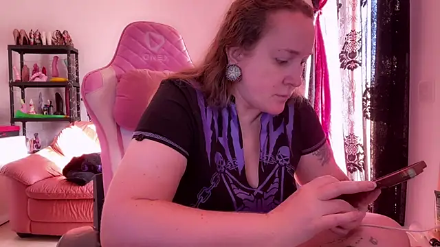 kisicaxx online show from 11/11/25, 07:52