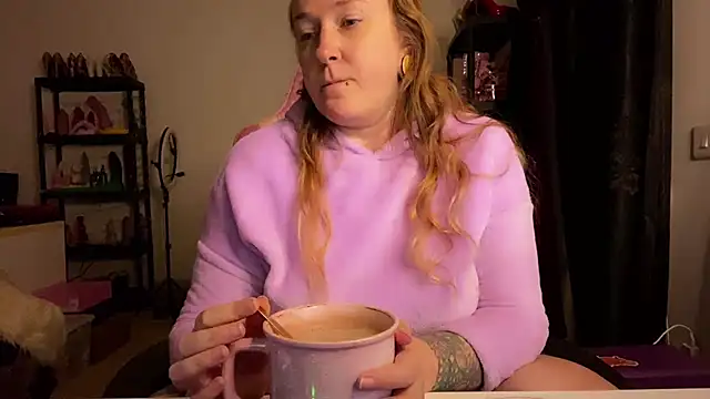 kisicaxx online show from 11/23/25, 06:30