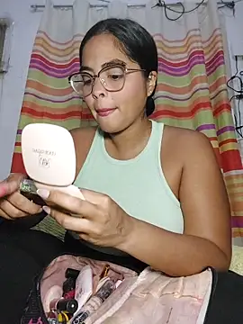 Snapshot of missmelissa_ chatting on 10/23/25, 02:11 missmelissa online show from 10/23/25, 02:11