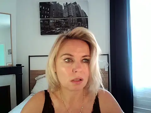 Snapshot of ADreamLady chatting on 09/19/25, 11:00 ADreamLady online show from 09/19/25, 11:00