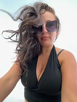 itsCassie online show from 10/15/25, 03:45