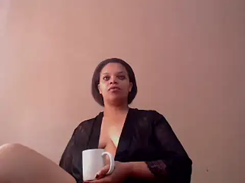 Snapshot of Lustfuleyez chatting on 01/13/25, 06:27 Lustfuleyez online show from 01/13/25, 06:27